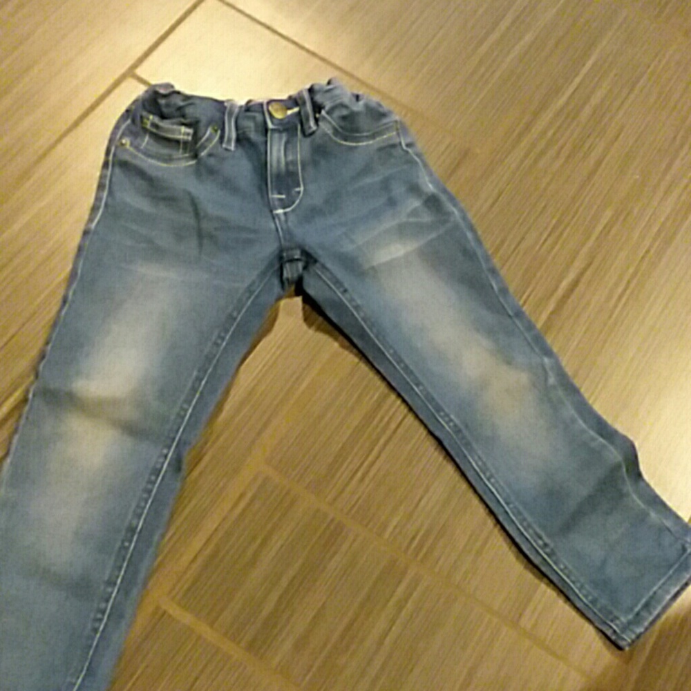 Jeans for little girls 😉😍.
